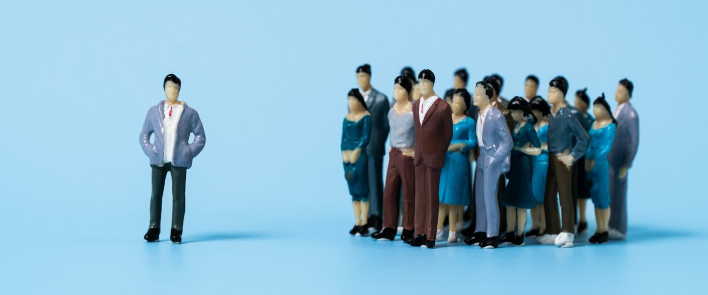 Société : comprendre les dynamiques sociales qui façonnent la vie locale